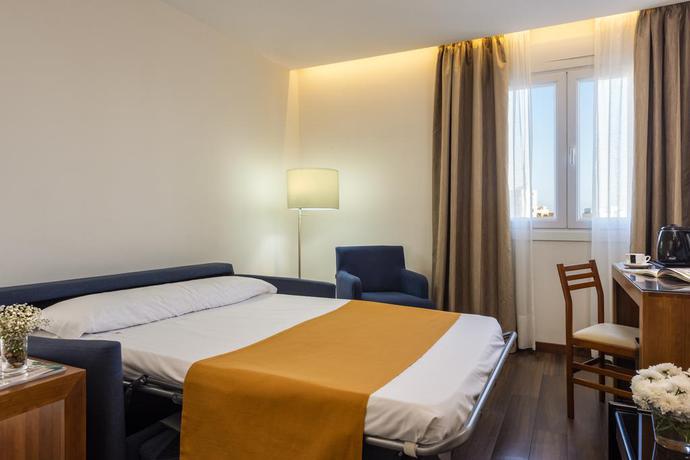 Imagen de la habitación del Hotel De Francia Y París. Foto 14