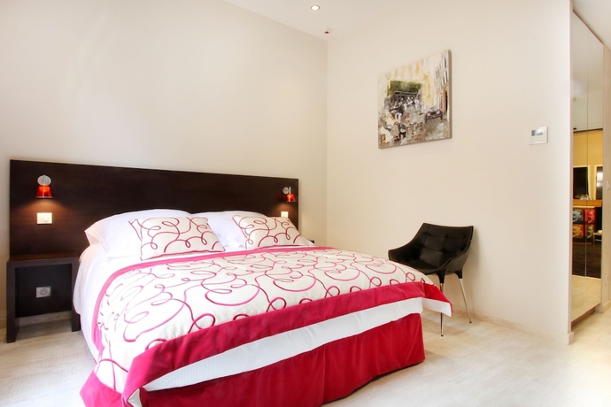 Imagen de la habitación del Hotel De Gantès. Foto 16