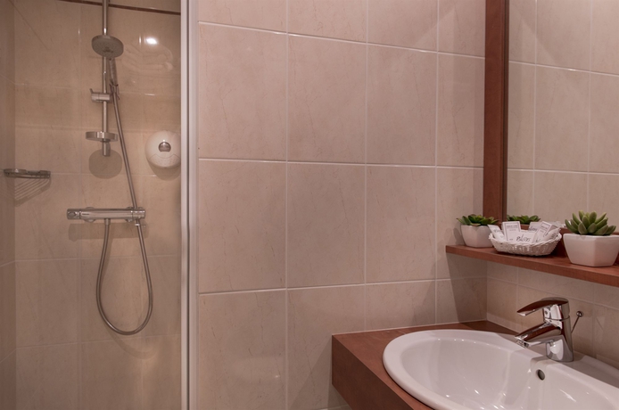 Imagen de la habitación del Hotel De Geneve, &Oacute;pera. Foto 8