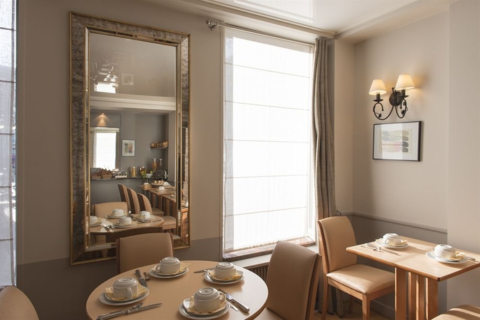 Imagen del bar/restaurante del Hotel De Geneve, París. Foto 5