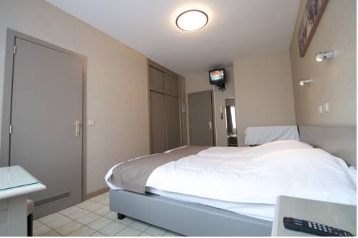 Imagen de la habitación del Hotel De Golf. Foto 8