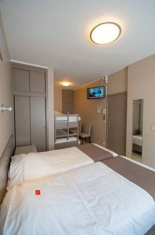 Imagen de la habitación del Hotel De Golf. Foto 9