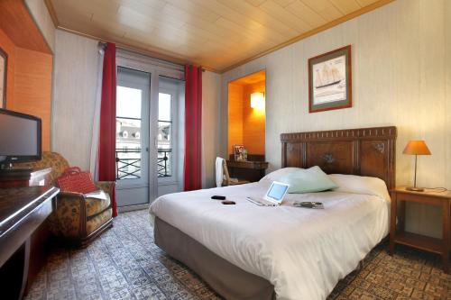 Imagen de la habitación del Hotel De Gramont. Foto 6