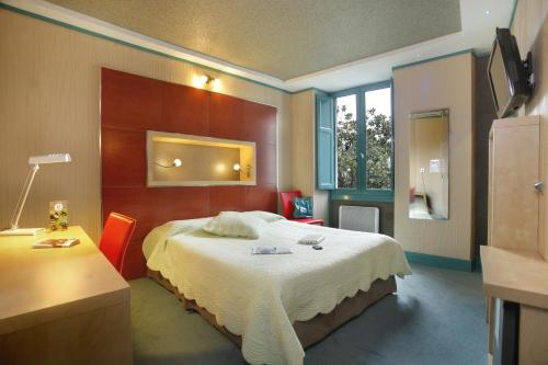 Imagen de la habitación del Hotel De Gramont. Foto 10