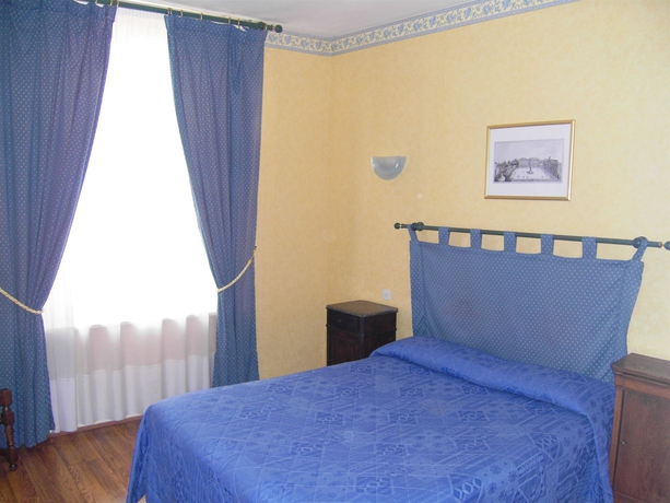 Imagen de la habitación del Hotel De Guise. Foto 2