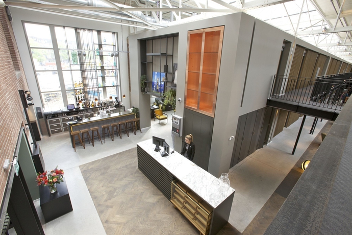 Imagen de los interiores del Hotel De Hallen, &Aacute;msterdam. Foto 13