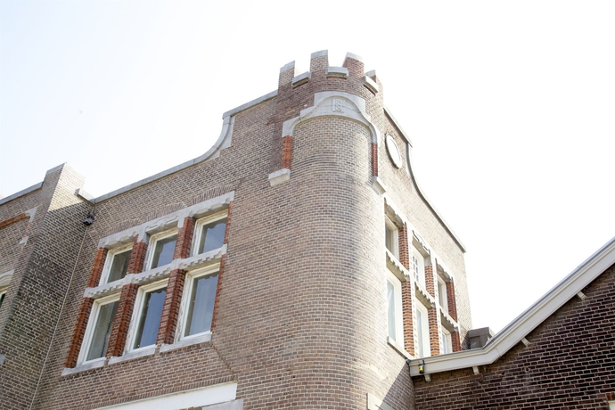 Imagen de los exteriores del Hotel De Hallen. Foto 12