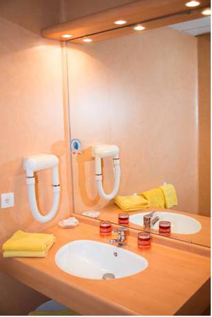 Imagen de la habitación del Hotel De Jouvence. Foto 7