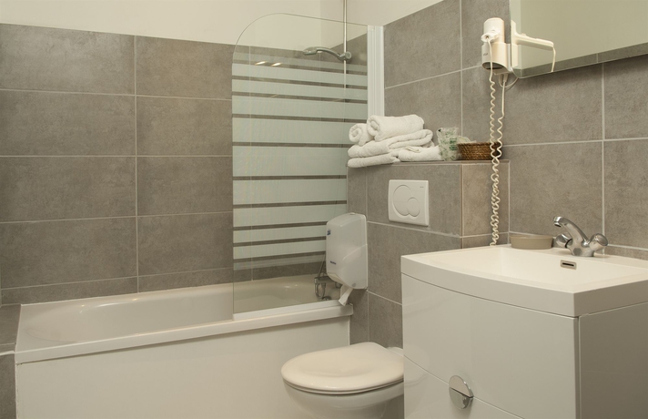 Imagen de la habitación del Hotel De La Baie. Foto 9