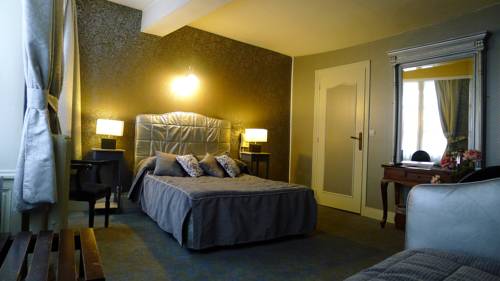 Imagen de la habitación del Hotel De La Banniere De France. Foto 11