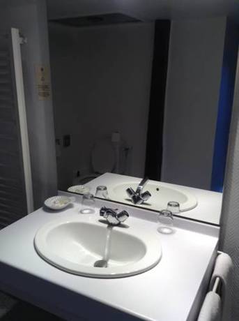 Imagen de la habitación del Hotel De La Banniere De France. Foto 15