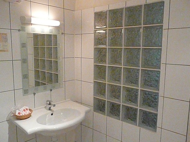 Imagen de la habitación del Hotel De La Bastide. Foto 3