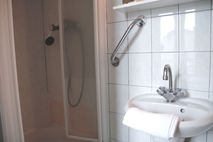 Imagen de la habitación del Hotel De La Cath&eacute;drale, Reims. Foto 8