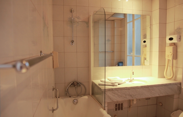 Imagen de la habitación del Hotel De La Cath&eacute;drale, Reims. Foto 12