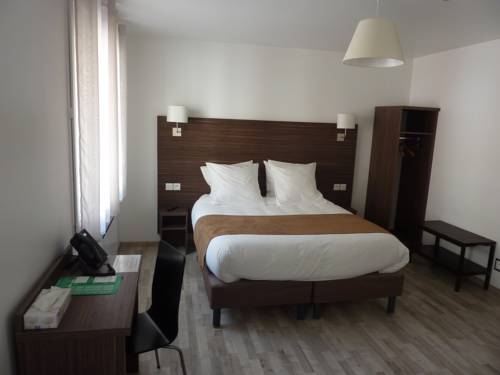Imagen de la habitación del Hotel De La Cathedrale, BEAUVAIS. Foto 2