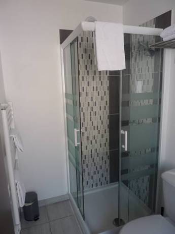Imagen de la habitación del Hotel De La Cathedrale, BEAUVAIS. Foto 8