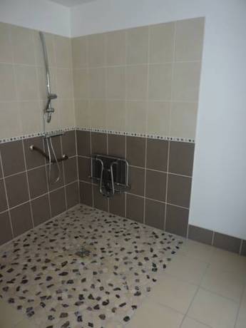 Imagen de la habitación del Hotel De La Cathedrale, BEAUVAIS. Foto 10