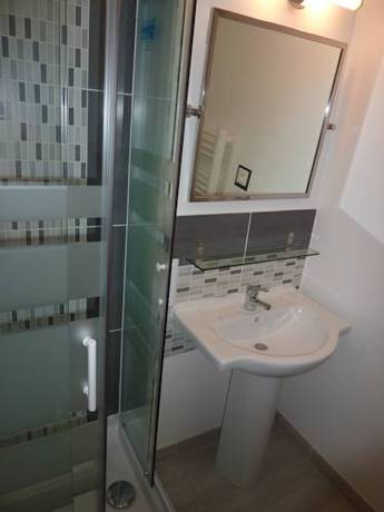 Imagen de la habitación del Hotel De La Cathedrale, BEAUVAIS. Foto 12