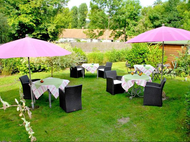 Imagen de los exteriores del Hotel De La Chapelle. Foto 7