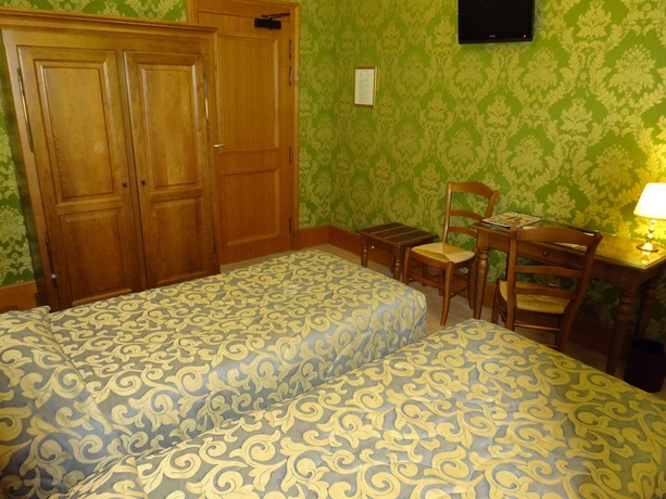 Imagen de la habitación del Hotel De La Cloche, Beaune. Foto 6