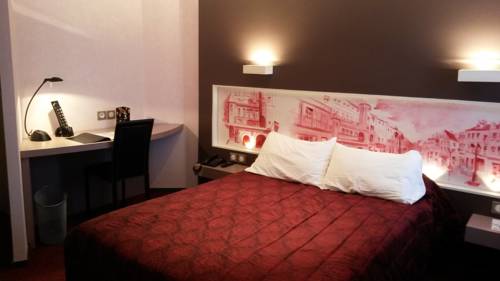 Imagen de la habitación del Hotel De La Cloche, DOLE. Foto 9