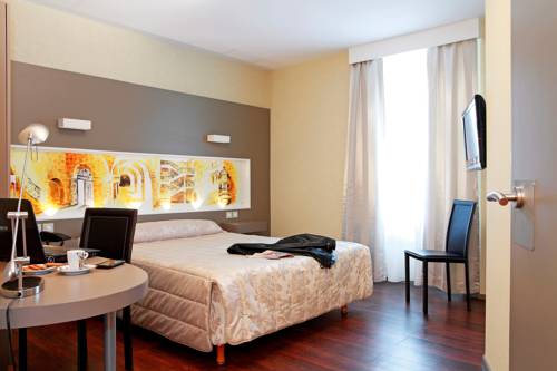 Imagen de la habitación del Hotel De La Cloche. Foto 14