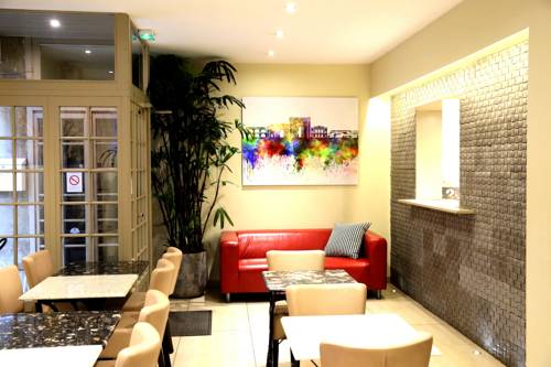 Imagen de la habitación del Hotel De La Comédie. Foto 2