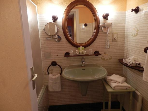 Imagen de la habitación del Hotel De La Corniche, BREST. Foto 7