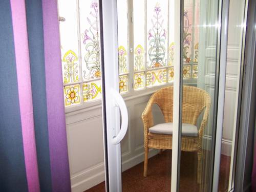 Imagen de la habitación del Hotel De La Couronne, AIX LES BAINS. Foto 5
