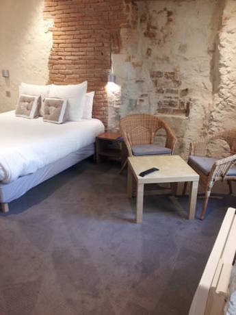 Imagen de la habitación del Hotel De La Couronne, AIX LES BAINS. Foto 7