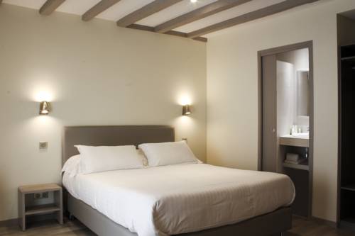 Imagen de la habitación del Hotel De La Couronne, AIX LES BAINS. Foto 10