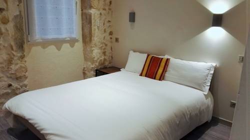 Imagen de la habitación del Hotel De La Couronne, AIX LES BAINS. Foto 12
