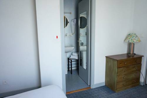 Imagen de la habitación del Hotel De La Couronne, AIX LES BAINS. Foto 15