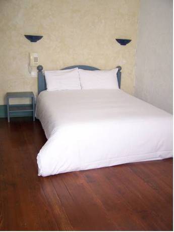 Imagen de la habitación del Hotel De La Couronne, AIX LES BAINS. Foto 16