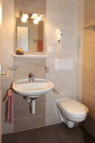 Imagen de la habitación del Hotel De La Dent-du-midi. Foto 7