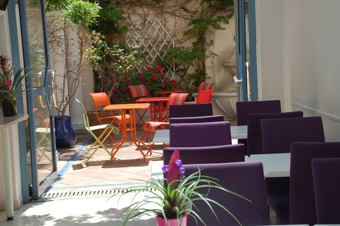 Imagen de los interiores del Hotel De La Fontaine. Foto 15