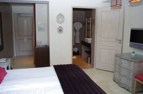 Imagen de la habitación del Hotel De La Fossette. Foto 5