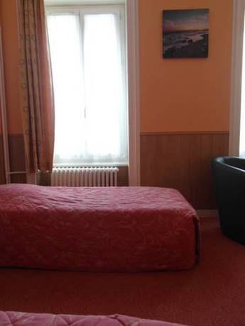 Imagen de la habitación del Hotel De La Gare, Cherbourg. Foto 4