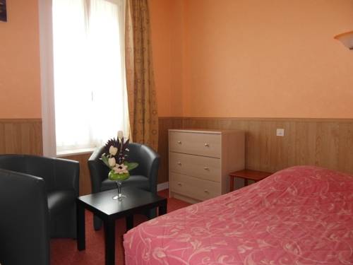 Imagen de la habitación del Hotel De La Gare, Cherbourg. Foto 10