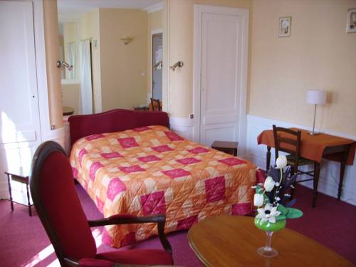 Imagen de la habitación del Hotel De La Gare, Cherbourg. Foto 11