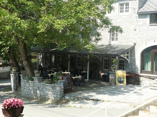 Imagen de los exteriores del Hotel De La Gare, Ferrières. Foto 3