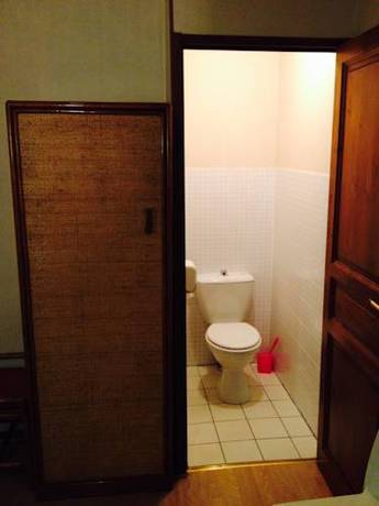 Imagen de la habitación del Hotel De La Gare, Hendaye. Foto 10