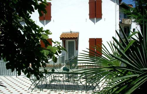 Imagen de la habitación del Hotel De La Gare, Hendaye. Foto 14