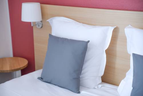 Imagen de la habitación del Hotel De La Gare, LA ROCHE-SUR-YON. Foto 3