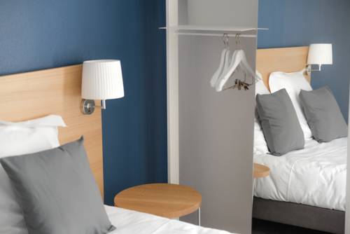 Imagen de la habitación del Hotel De La Gare, LA ROCHE-SUR-YON. Foto 4