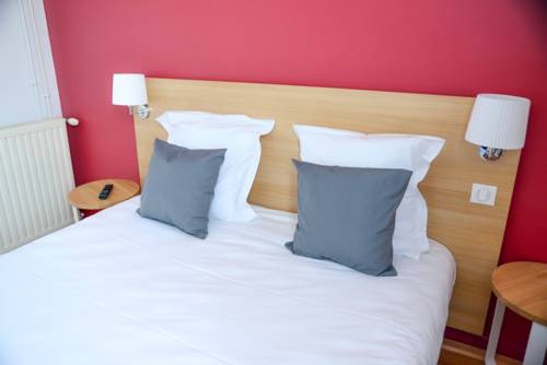 Imagen de la habitación del Hotel De La Gare, LA ROCHE-SUR-YON. Foto 7