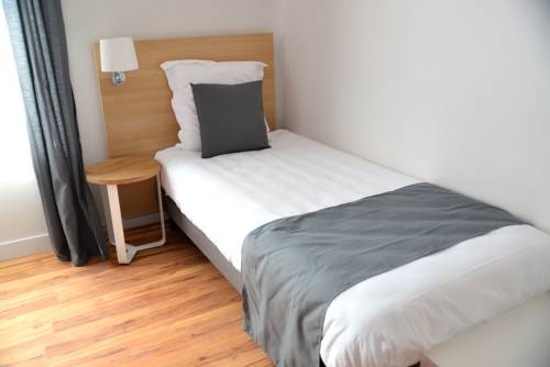 Imagen de la habitación del Hotel De La Gare, LA ROCHE-SUR-YON. Foto 12