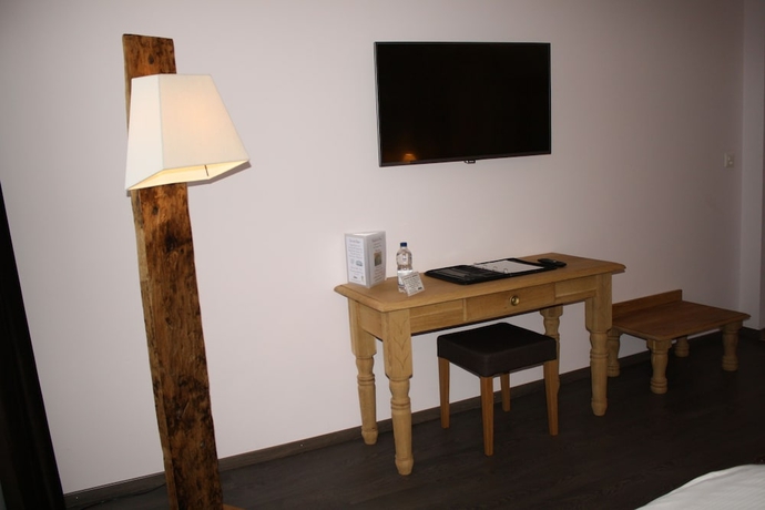 Imagen de la habitación del Hotel De La Gare, Monthey. Foto 11