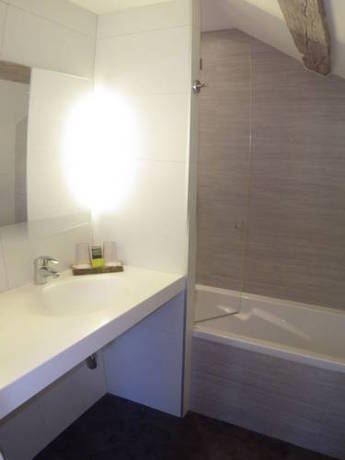 Imagen de la habitación del Hotel De La Gare Troyes Centre. Foto 6