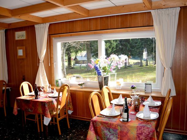 Imagen del bar/restaurante del Hotel De La Haute-Montagne. Foto 2